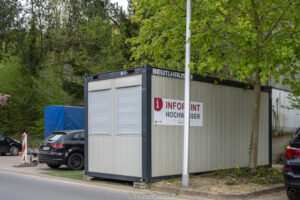 Infopoint in Bad Neuenahr-Ahrweiler in der Mittelstraße bei der Stadtbibliothek
