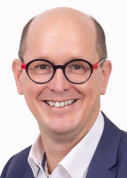 Jan Ermtraud Bürgermeister der Verbandsgemeinde Bad Hönningen Ahrtal Helfer Stab Defibrillatoren AED