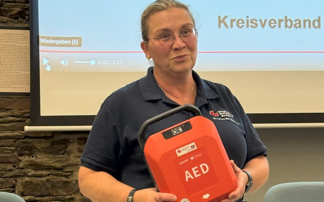 Lebensrettende Hilfe leicht gemacht: Bürgerschulung zum AED-Einsatz im Rathaus Sinzig